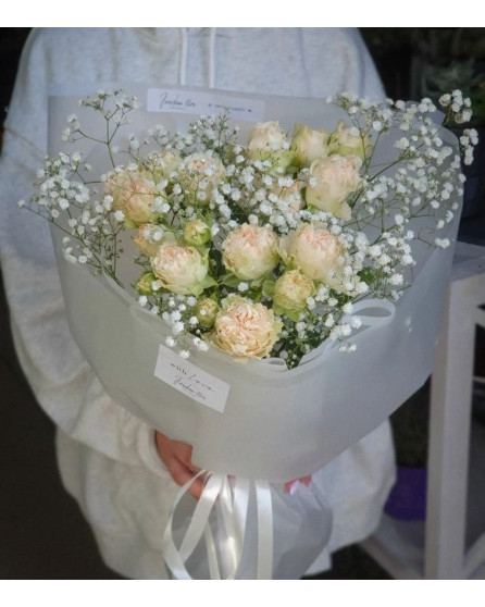 Букет гипсифил с розой