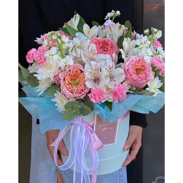 Букеты в шляпной коробке (цилиндре)