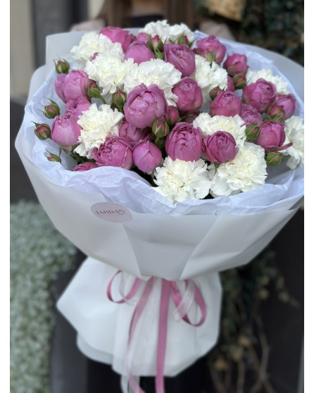 Нежный флирт